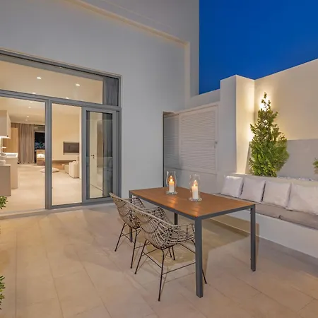 Natural Harmony ,luxury Oasis & Hot Tub * Rhodes City