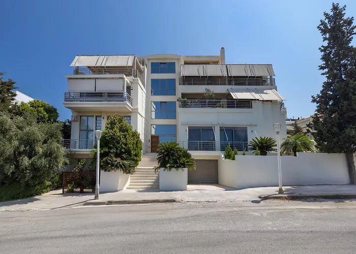 Natural Harmony ,luxury Oasis & Hot Tub Apartment Rhodes City