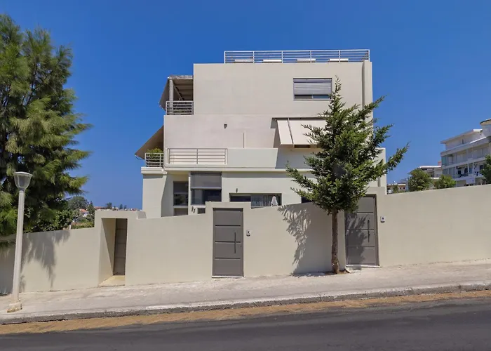 Natural Harmony ,luxury Oasis & Hot Tub Apartment Rhodes City